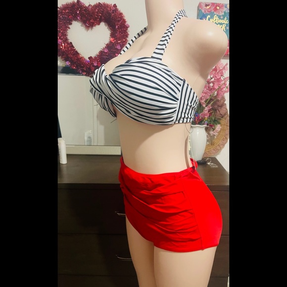 Ubique & Classic swimming swimsuit 🩱 - Picture 2 of 4